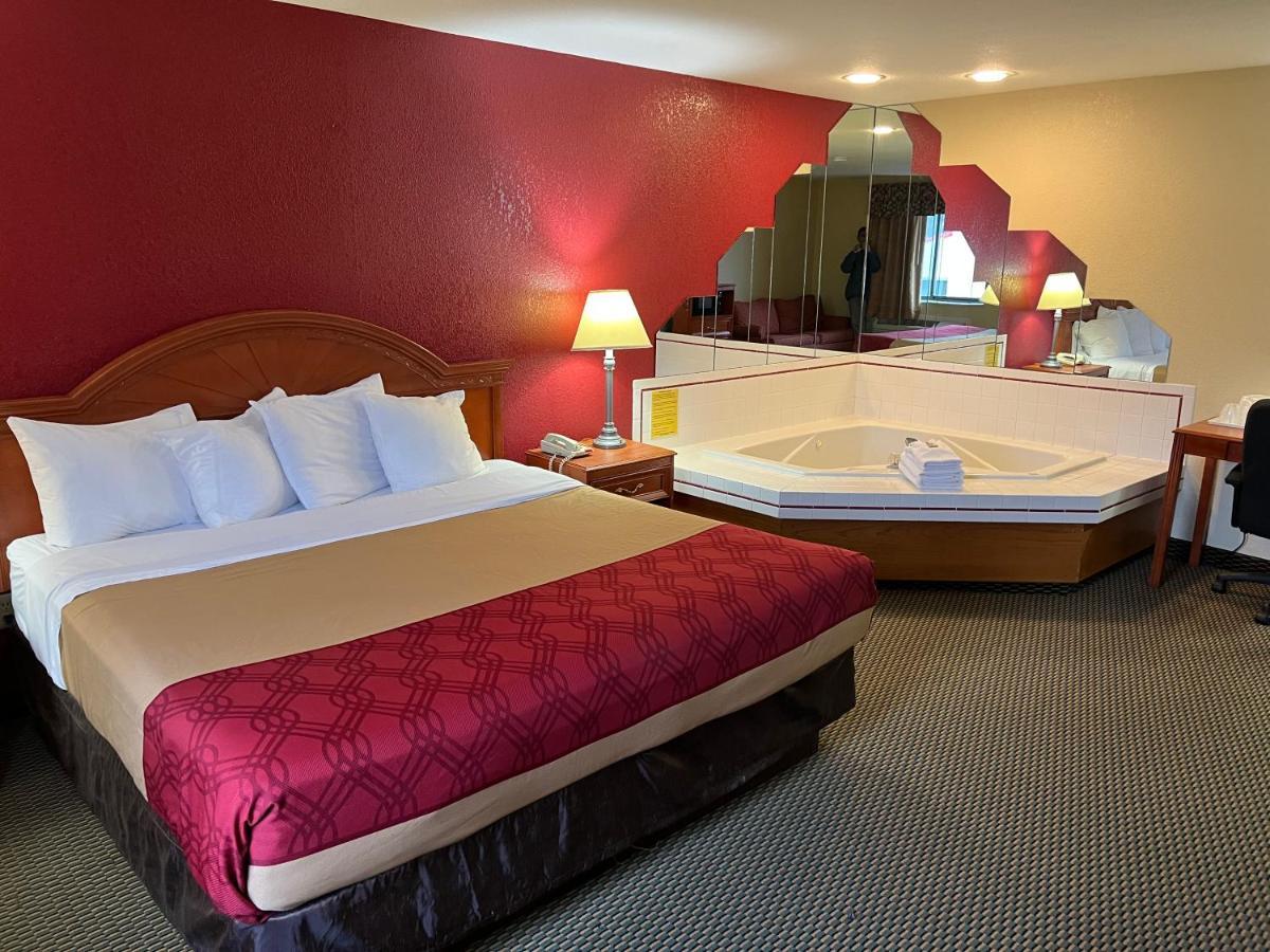 Express Inn & Suites Decatur Eksteriør billede