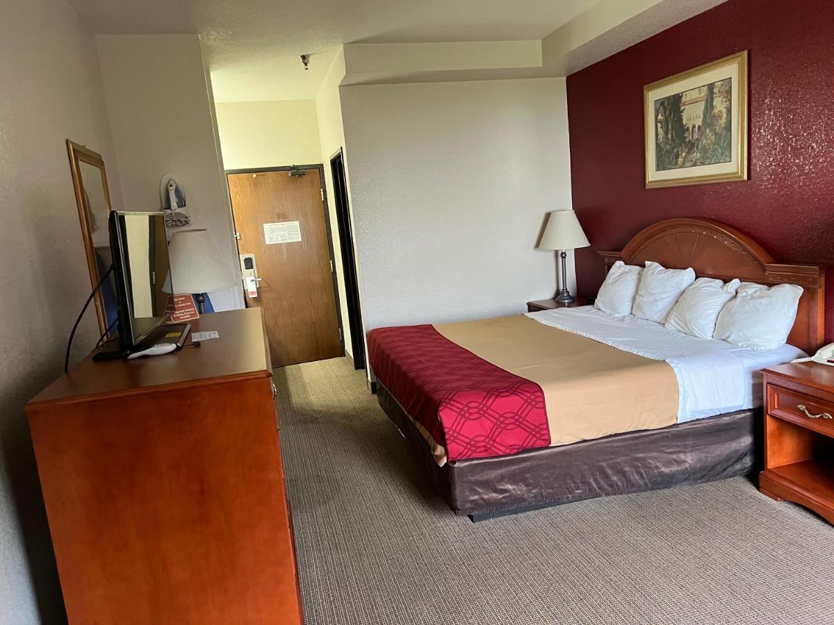 Express Inn & Suites Decatur Eksteriør billede