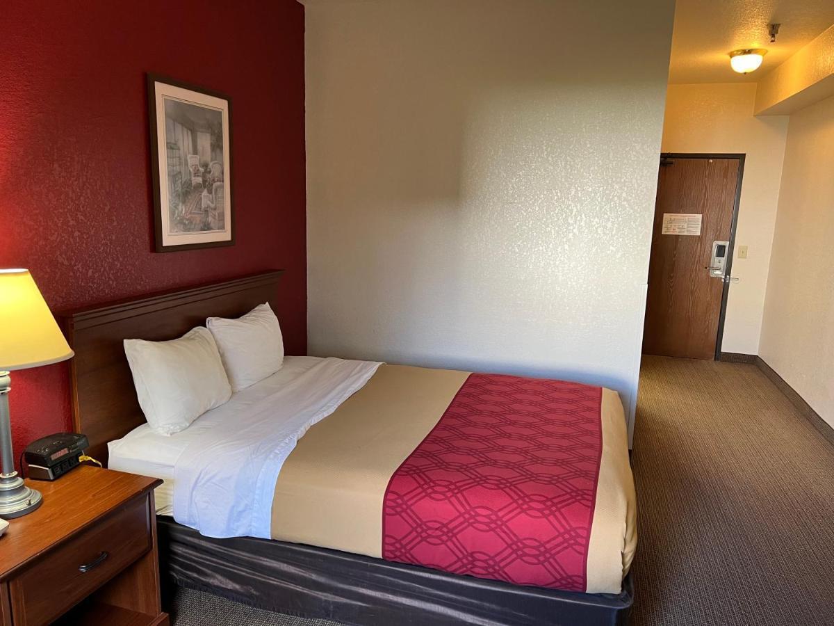 Express Inn & Suites Decatur Eksteriør billede